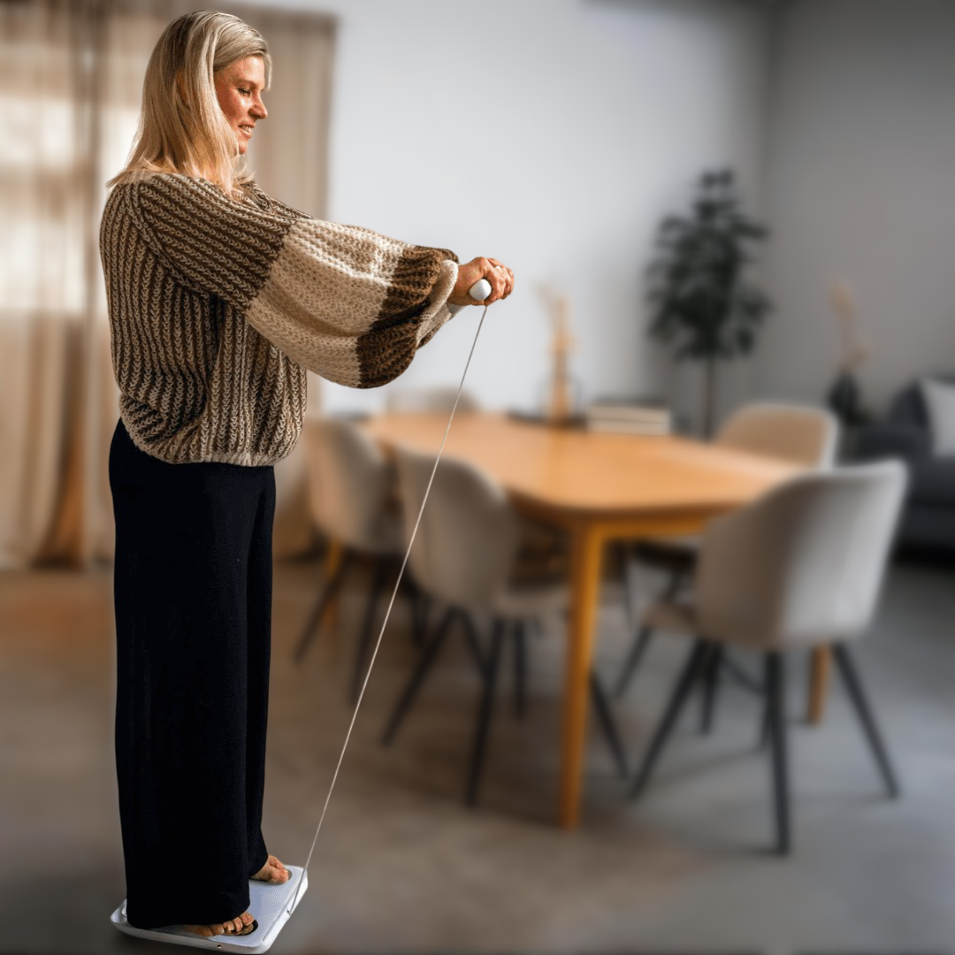 Dame der varetager sit helbred ved at overvåge sin sundhed på en kropsscanner pro. Hun får herved indblik i fedtprocent, muskelmasse, kropsalder og meget mere