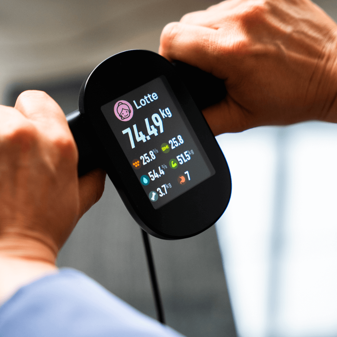 Professionel kropsanalyse hjemmefra. Kropsscanner pro's udvalgte måleanalyser som du nemt og bekvemt kan analysere på den elegante LED-skærm