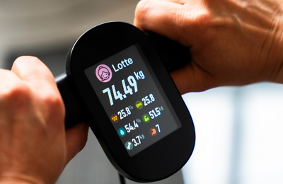 Brugervejledning: Sådan tilføjer du flere brugere på Kropsscanner Pro. Trin-for-trin instruktioner til at oprette profiler og følge kropsanalyse, fedtprocent og muskelmasse for hele familien hjemme.